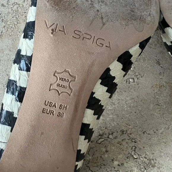 Via Spiga low kitten heel in black and white - Picture 13 of 14